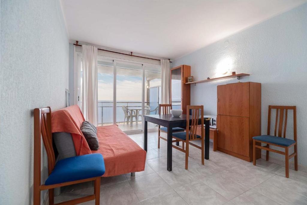 Apartamentos Denis Castelldefels Exterior foto